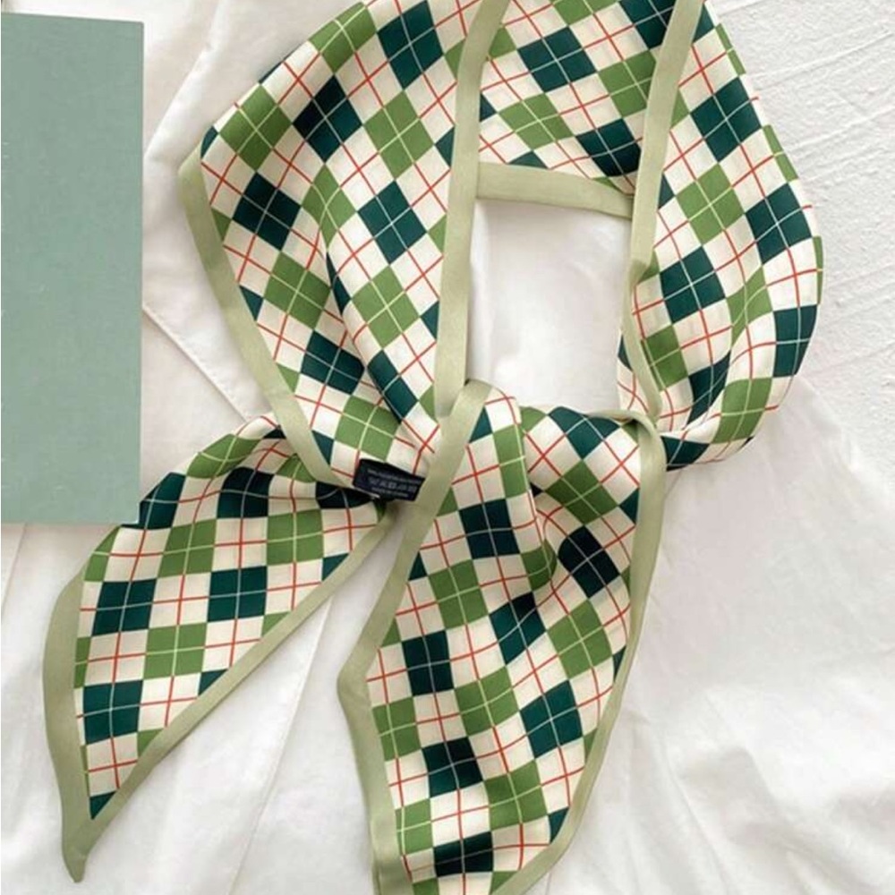 Set of 4 Green Pattern Hair Scarves - Picture 3 of 6